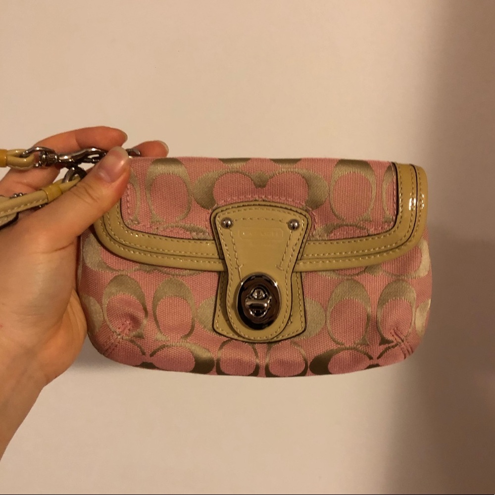 LIKE NEW Coach wristlet